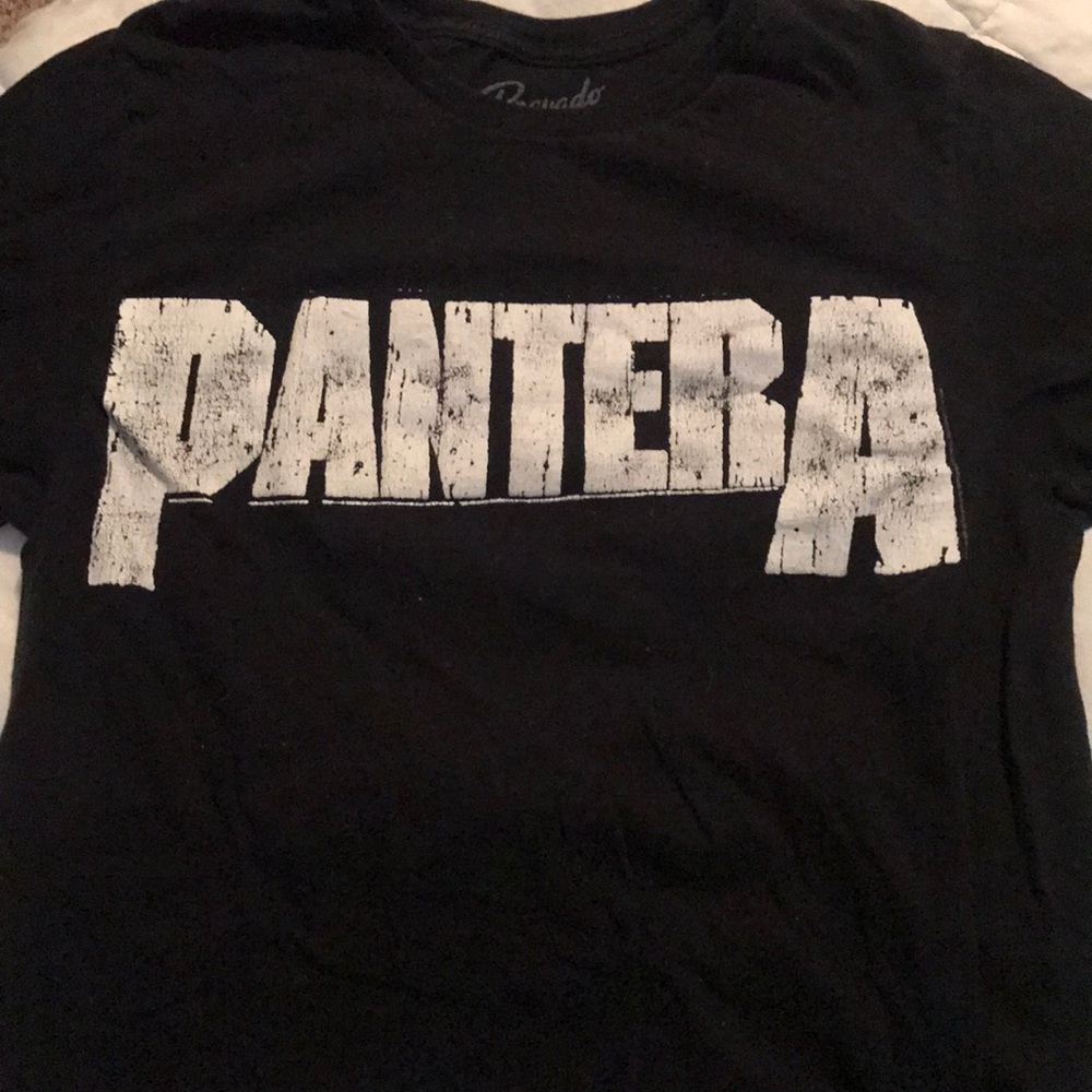 Short sleeve Pantera band shirt